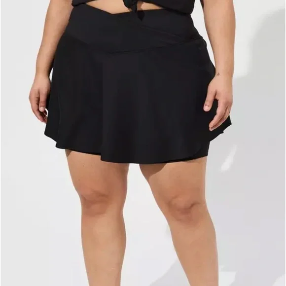 Performance Core Black Wrap Waist Skirt 1X. NWOT - Picture 2 of 7